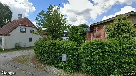 Boligudlejningsejendomme til salg i Give - Foto fra Google Street View