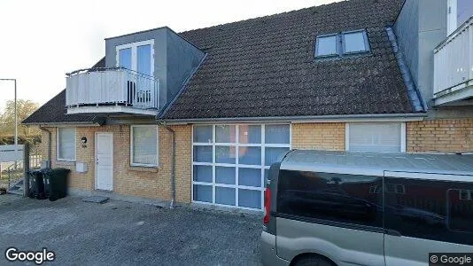 Boligudlejningsejendomme til salg i Lille Skensved - Foto fra Google Street View