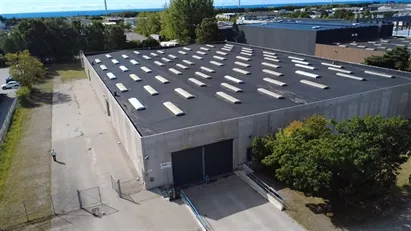 ATTRAKTIV LAGERDOMICIL I AVEDØRE HOLME