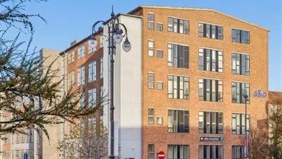 Attraktivt og velbeliggende erhvervslejemål i ejendom med stor eksponering