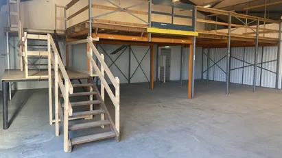 Lagerlokale på ca. 180 kvm. med ca. 60 kvm. mezzanin