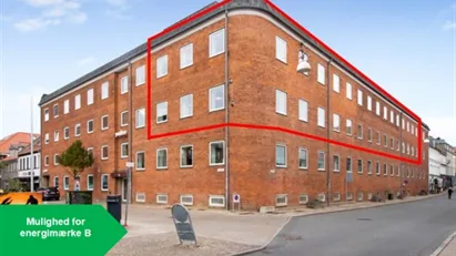 Velbeliggende kontorlokaler i Kolding centrum udlejes!
