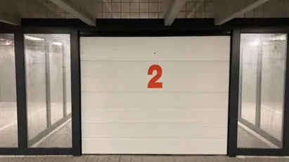 Tørt og opvarmet Box-rum udlejes med indendørs af- og pålæsnings muligheder samt brikssystem til aflåst port