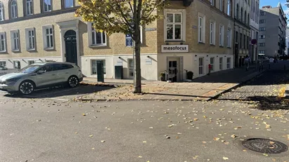 Eksklusiv klinik- og erhvervslokale i fælles klinik på Frederiksberg Alle – 1 min. fra metro