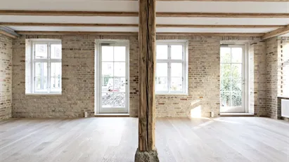 Charmerende og nyligt renoveret erhvervslejemål i København S