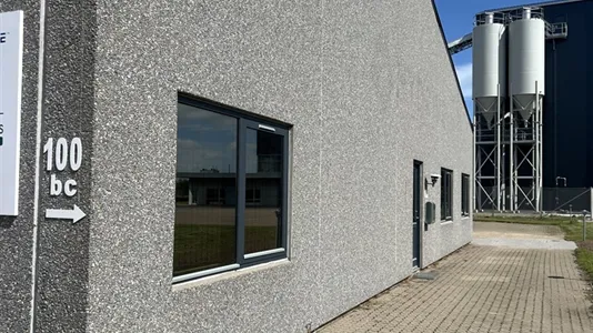 Erhvervslejemål til leje i Hedensted - billede 2