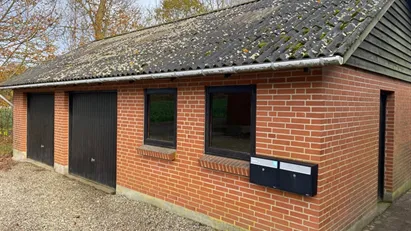 Flot og rummeligt værksted/garage