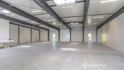 471 kvm. tørt. opvarmet og højloftet lager kombineret med 60 kvm. indbydende kontor