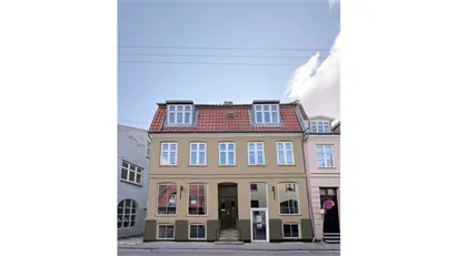 Særdeles velbeliggende erhvervslokale – i det skønne og attraktive Latinerkvarter i Aarhus.