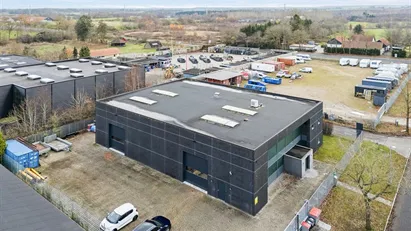 ATTRAKTIVT KONTOR/LAGER LEJEMÅL I SMØRUM