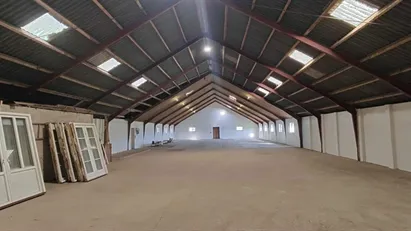 Lagerhal fin og lys på 580 m2