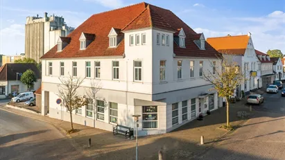 Det perfekte miljø, firmadomicil, butik og restaurant, beliggende i Augustenborg by.